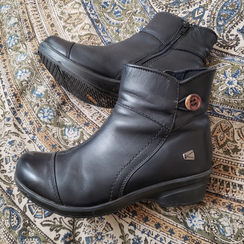 Keen Booties Black Leather s8.5 kitten heel comfy!